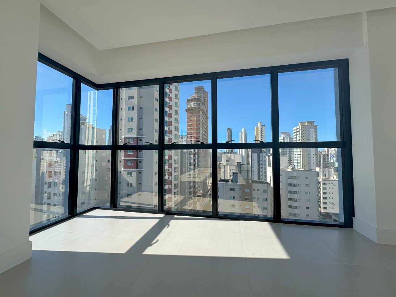 Foto do imóvel Apartamento com 04 suítes no Edifício Rooftop em Balneário Camboriú