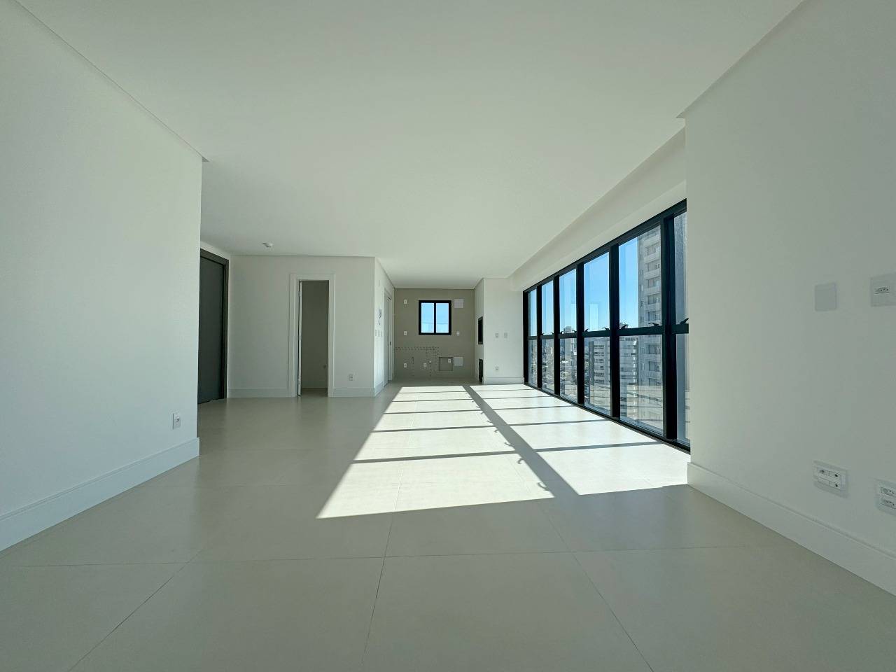Foto do imóvel Apartamento com 04 suítes no Edifício Rooftop em Balneário Camboriú