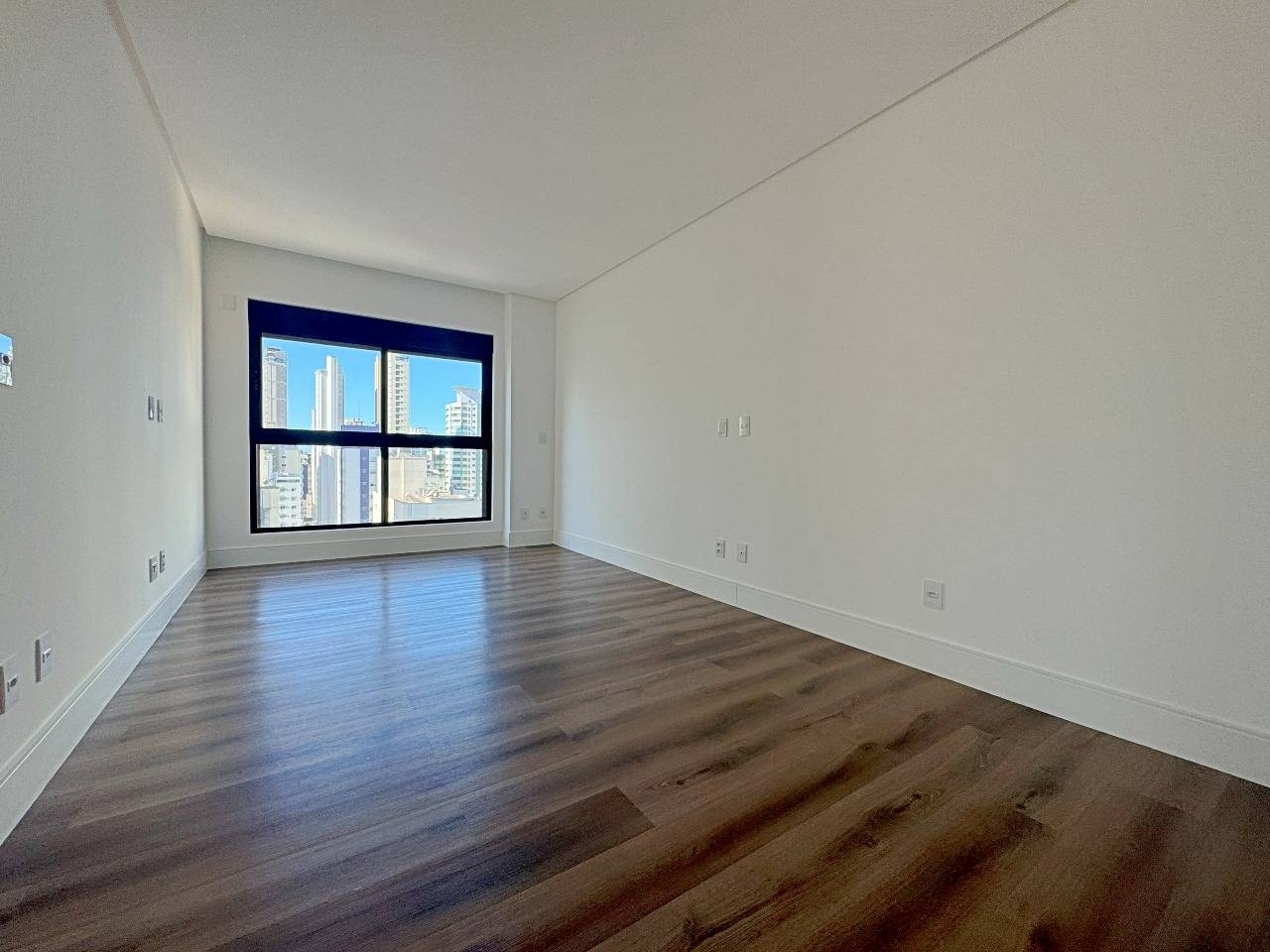 Foto do imóvel Apartamento com 04 suítes no Edifício Rooftop em Balneário Camboriú