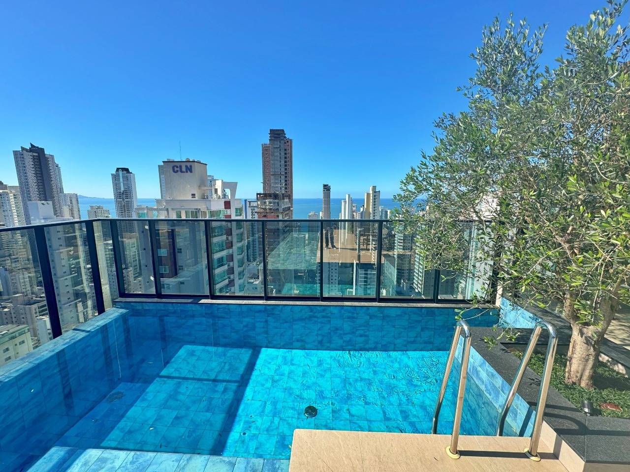 Foto do imóvel Apartamento com 04 suítes no Edifício Rooftop em Balneário Camboriú