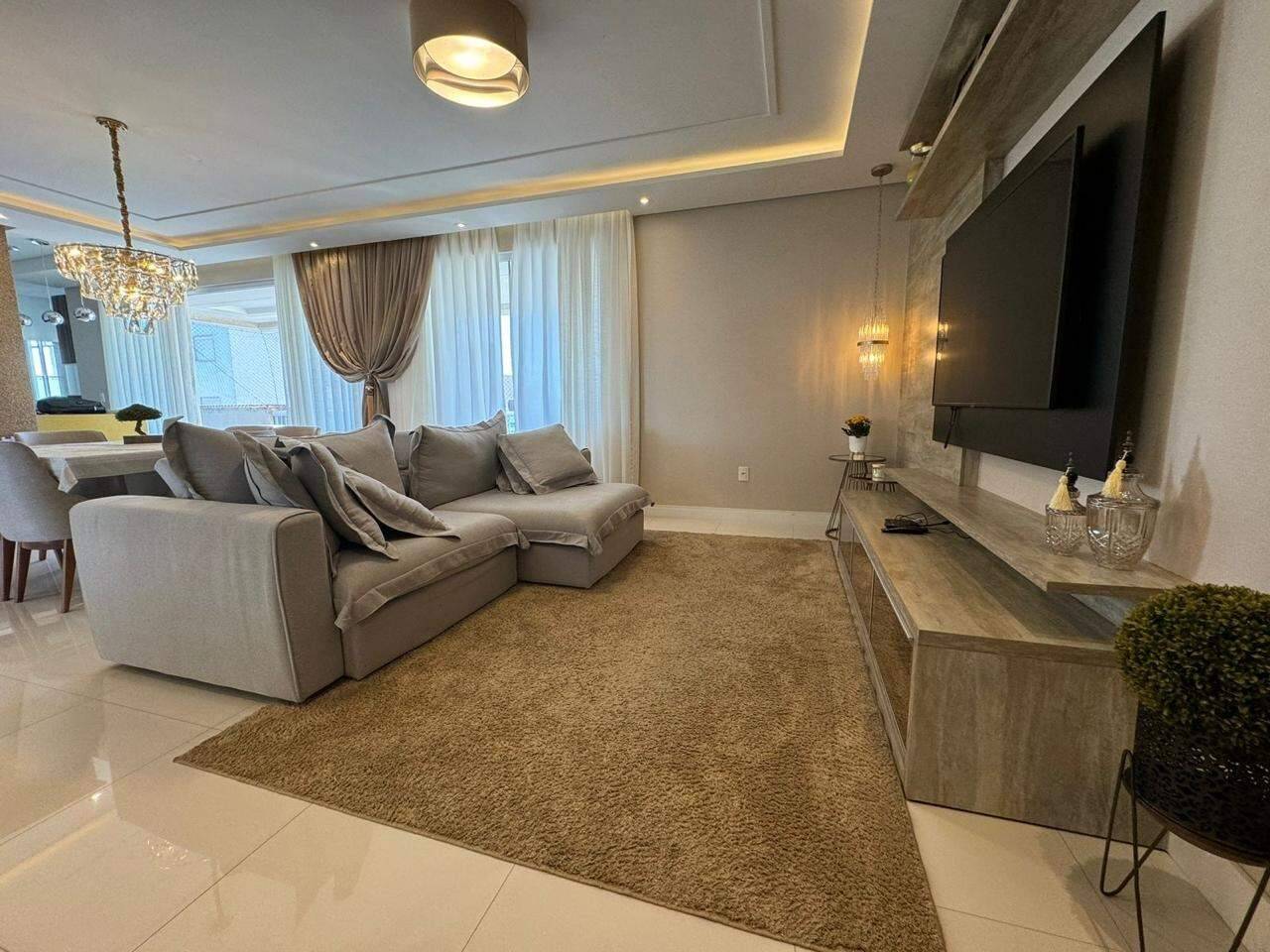 Apartamento mobiliado com 4 suítes no Mount Sinai Residencial na Meia Praia em Itapema