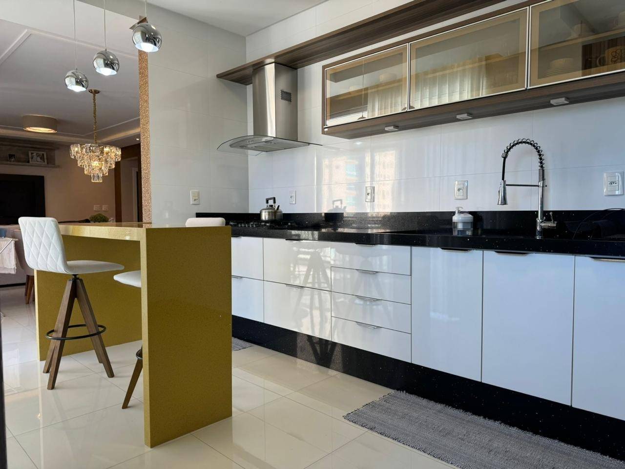 Foto do imóvel Apartamento de 4 Suítes no Mount Sinai Residence Meia Praia Itapema