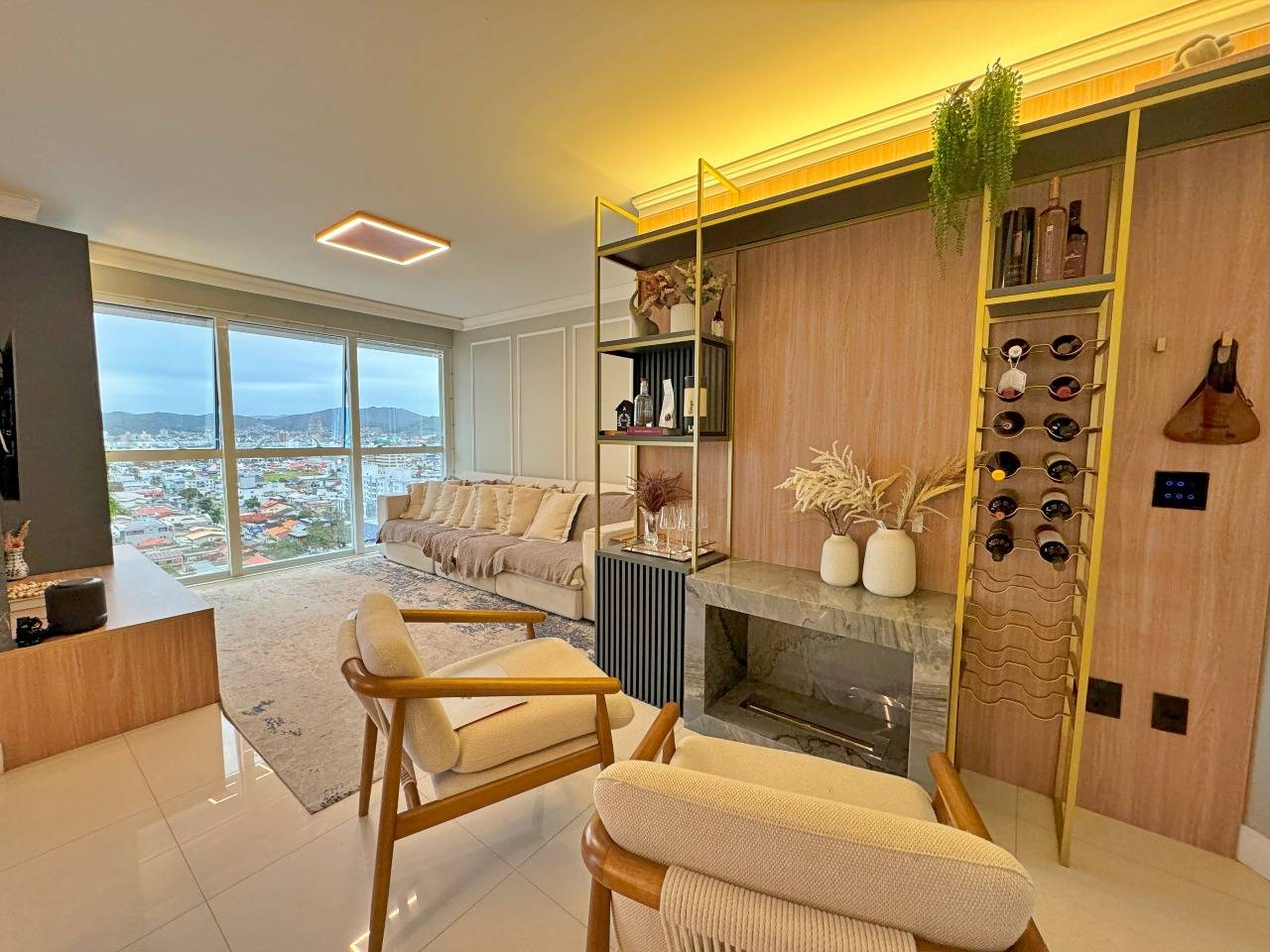Foto do imóvel Apartamento 3 Suítes Mobiliado à Venda no Edifício Royalton – Balneário Camboriú