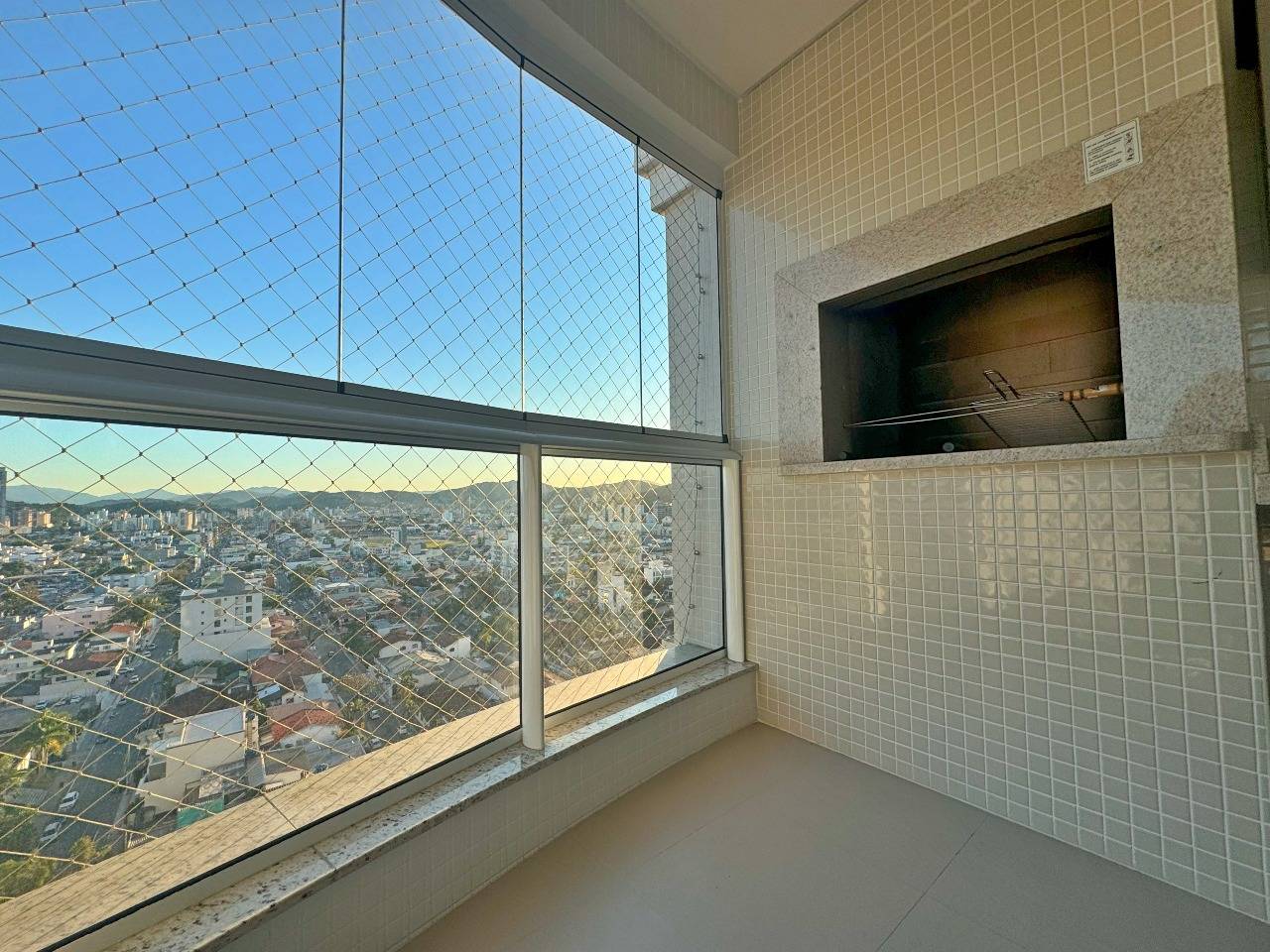Foto do imóvel Apartamento 3 Suítes Mobiliado à Venda no Edifício Royalton – Balneário Camboriú