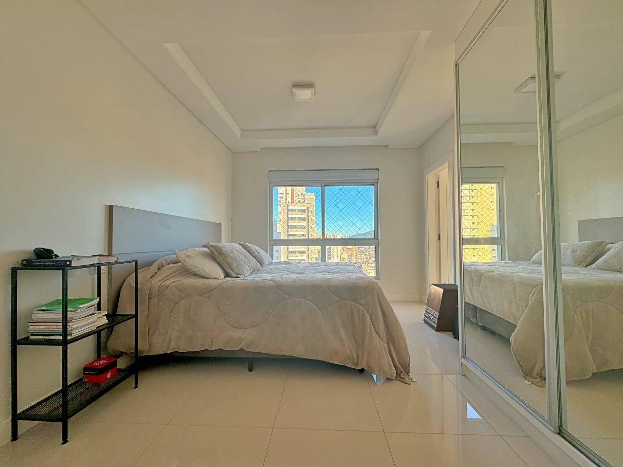 Foto do imóvel Apartamento 3 Suítes Mobiliado à Venda no Edifício Royalton – Balneário Camboriú