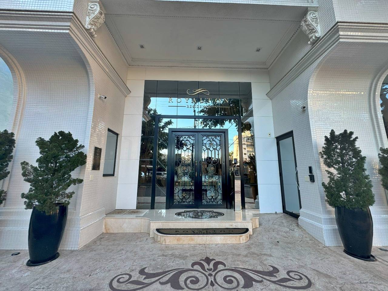 Foto do imóvel Apartamento 3 Suítes Mobiliado à Venda no Edifício Royalton – Balneário Camboriú
