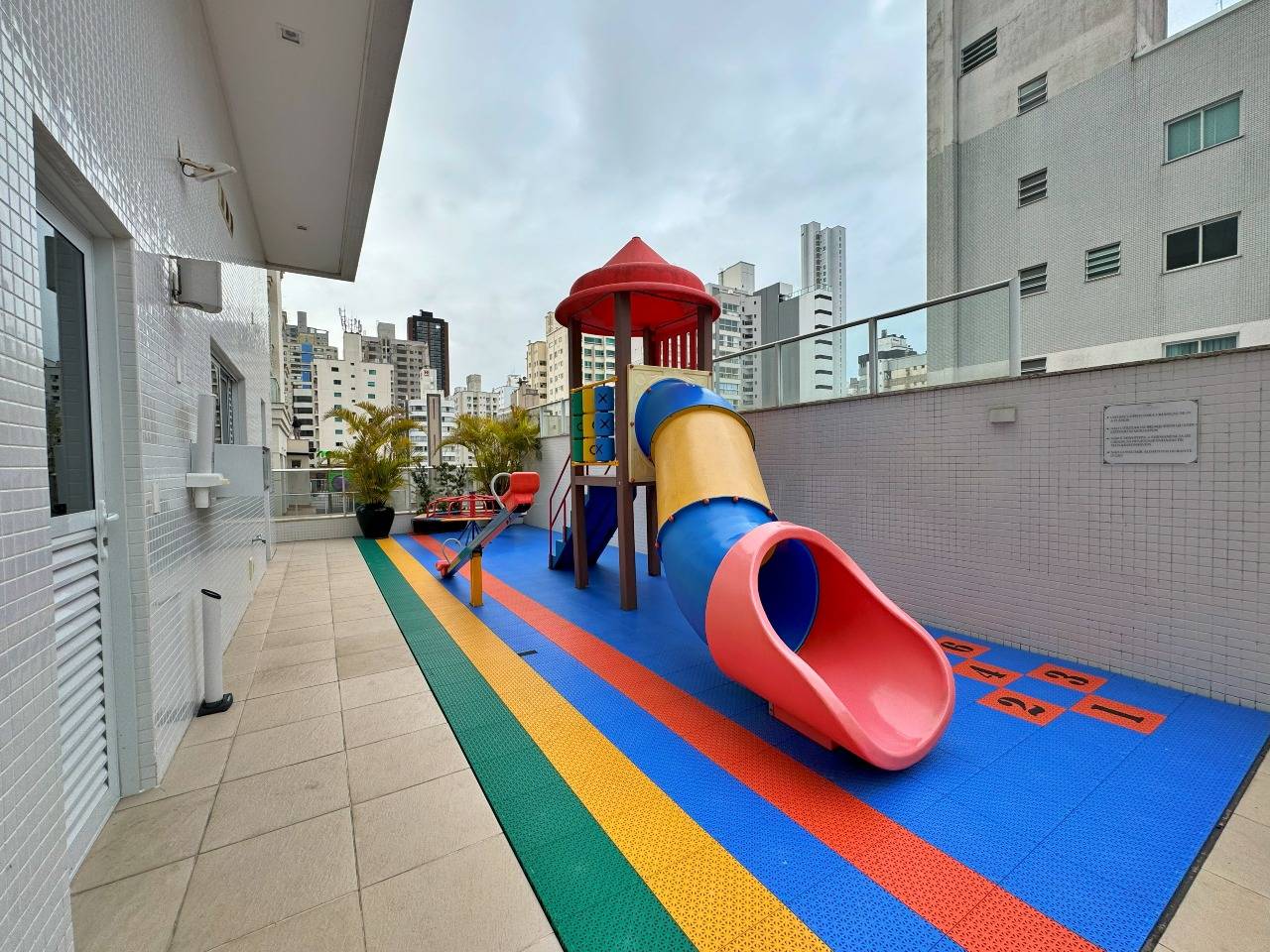 Foto do imóvel Apartamento 3 Suítes Mobiliado à Venda no Edifício Royalton – Balneário Camboriú