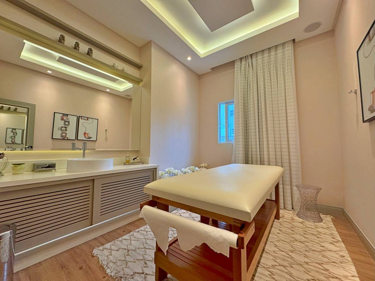 Foto do imóvel Apartamento 3 Suítes Mobiliado à Venda no Edifício Royalton – Balneário Camboriú