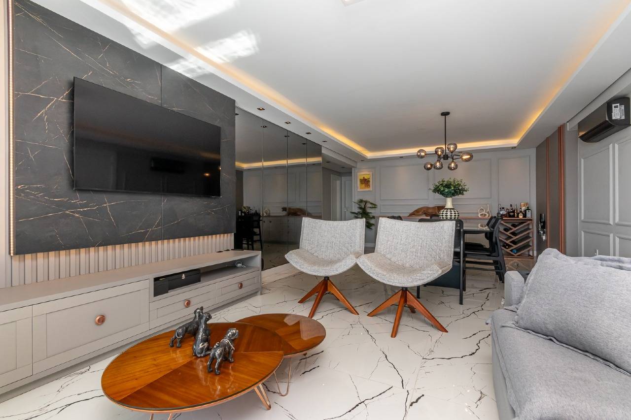 Foto do imóvel Apartamento 4 dormitórios no Edifício Imperatriz na Avenida Atlântica Balneário Camboriú