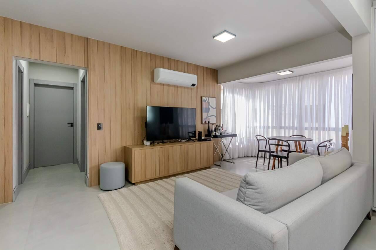 Foto do imóvel Apartamento no Edifício Maria Carolina com 2 dormitórios no Centro de Balneário Camboriú