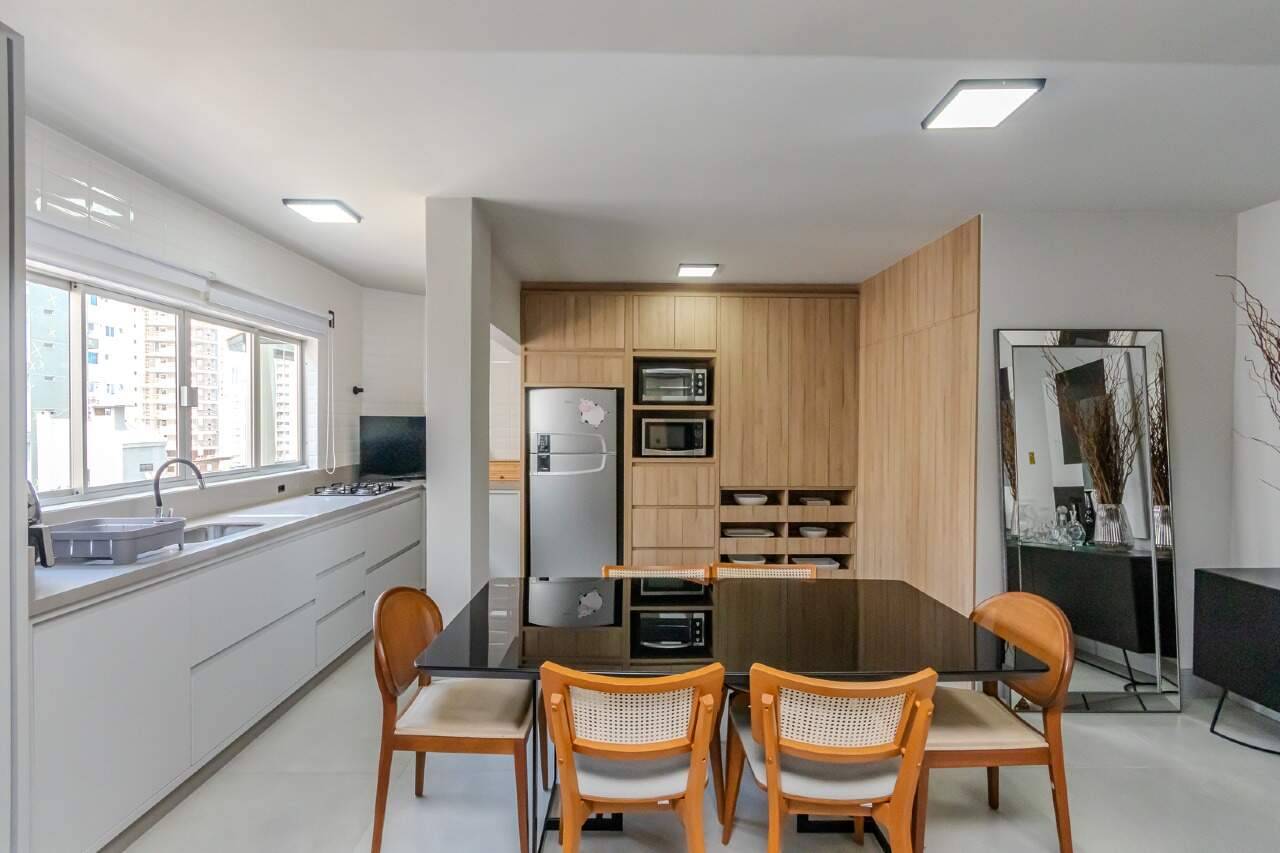 Foto do imóvel Apartamento no Edifício Maria Carolina com 2 dormitórios no Centro de Balneário Camboriú