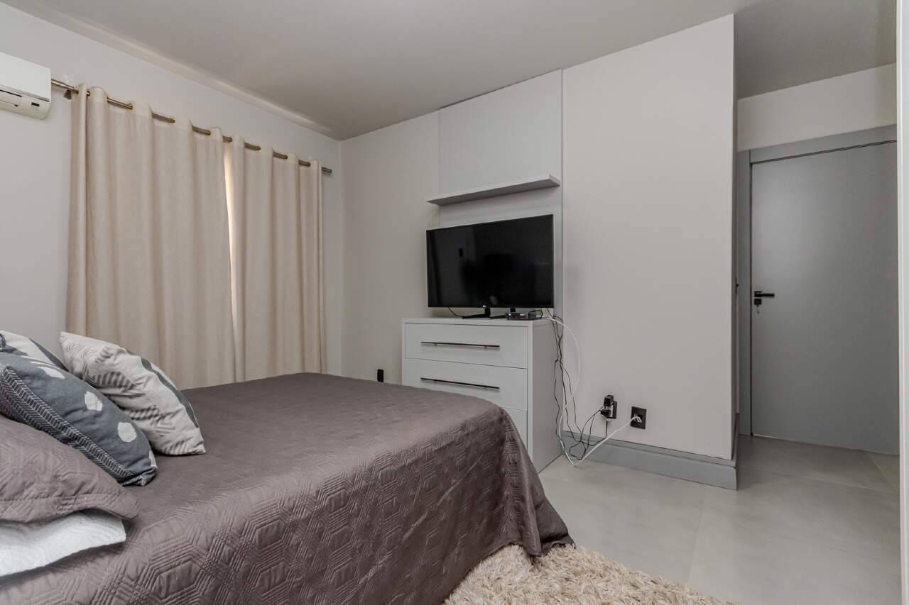 Foto do imóvel Apartamento no Edifício Maria Carolina com 2 dormitórios no Centro de Balneário Camboriú