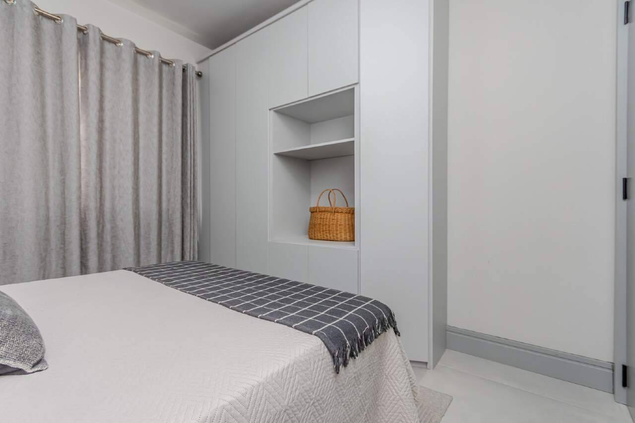 Foto do imóvel Apartamento no Edifício Maria Carolina com 2 dormitórios no Centro de Balneário Camboriú