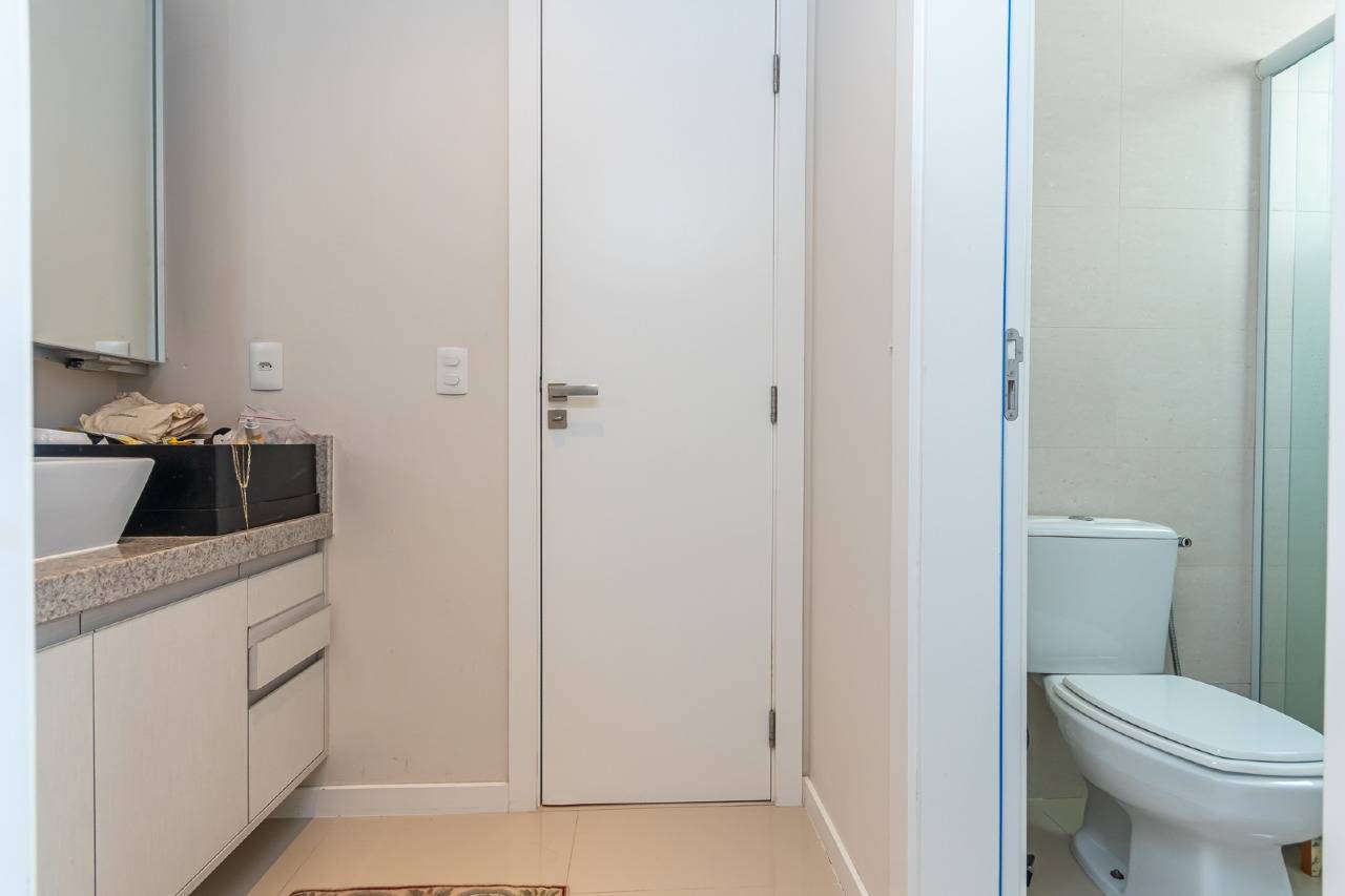 Foto do imóvel Apartamento com 03 dormitórios no Roverè Della Luna em Balneário Camboriú