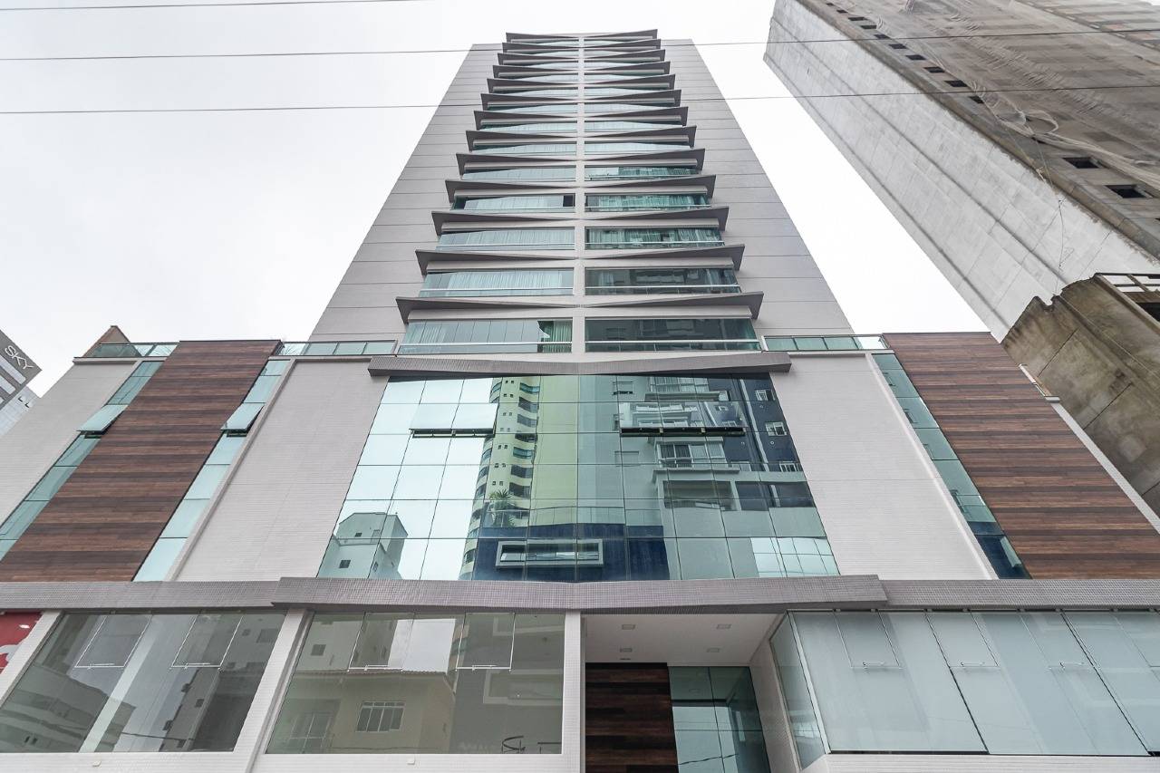 Foto do imóvel Apartamento com 03 dormitórios no Roverè Della Luna em Balneário Camboriú