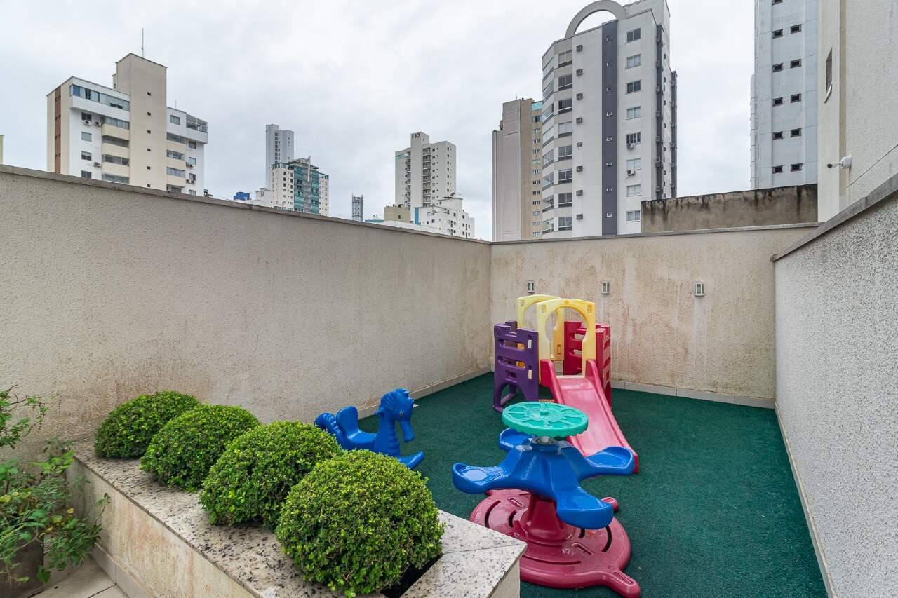 Foto do imóvel Apartamento com 03 dormitórios no Roverè Della Luna em Balneário Camboriú