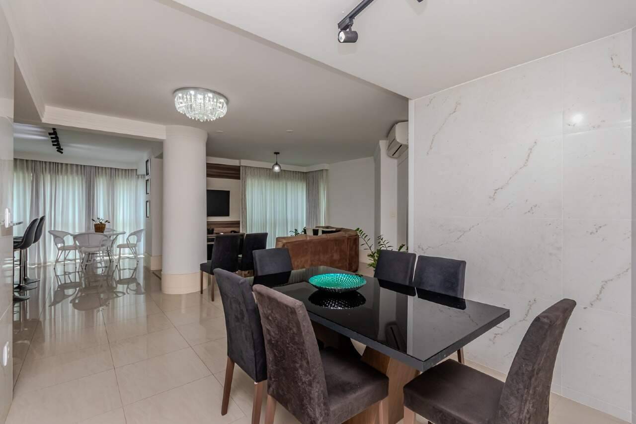 Foto do imóvel Apartamento Mobiliado á venda com 03 Dormitórios no Esquina Di Parma em Balneário Camboriú