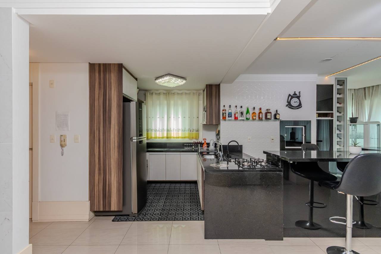 Foto do imóvel Apartamento Mobiliado á venda com 03 Dormitórios no Esquina Di Parma em Balneário Camboriú