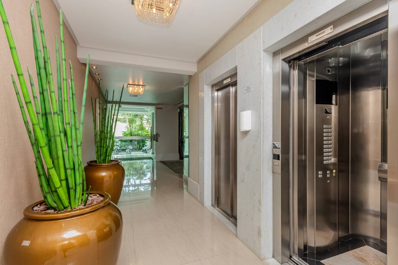 Foto do imóvel Apartamento Mobiliado á venda com 03 Dormitórios no Esquina Di Parma em Balneário Camboriú
