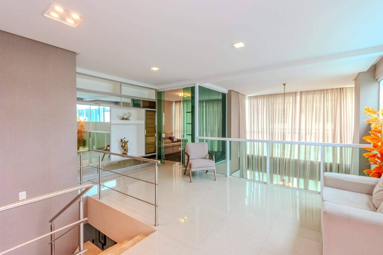 Foto do imóvel Apartamento mobiliado com 4 dormitórios no Edifício Solar di Veneza, Bairro Pioneiros, Balneário Camboriú