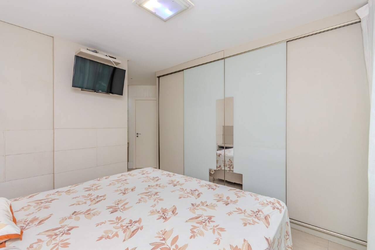 Foto do imóvel Apartamento mobiliado com 4 dormitórios no Edifício Solar di Veneza, Bairro Pioneiros, Balneário Camboriú
