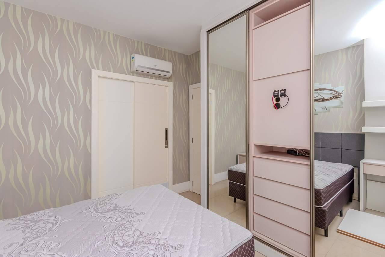 Foto do imóvel Apartamento mobiliado com 4 dormitórios no Edifício Solar di Veneza, Bairro Pioneiros, Balneário Camboriú