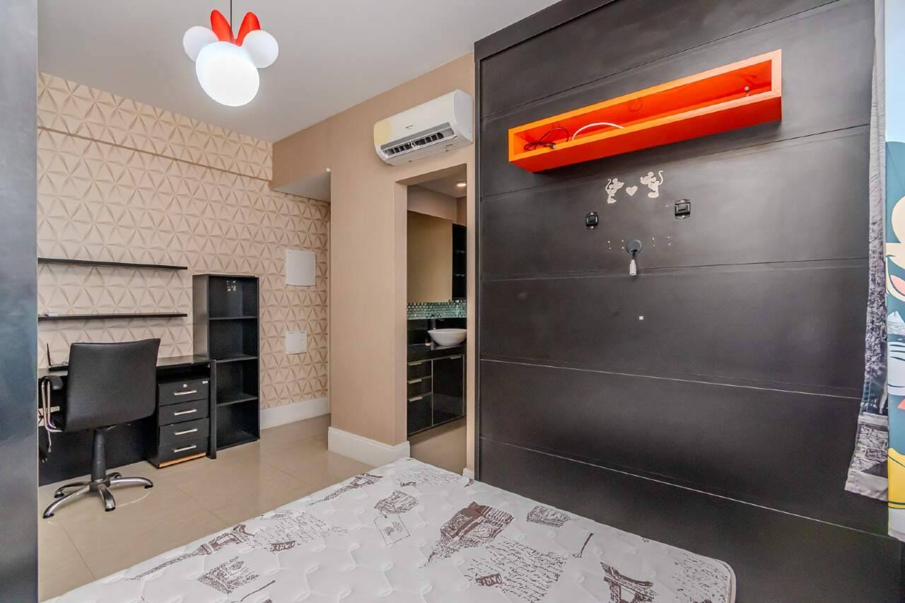 Foto do imóvel Apartamento mobiliado com 4 dormitórios no Edifício Solar di Veneza, Bairro Pioneiros, Balneário Camboriú