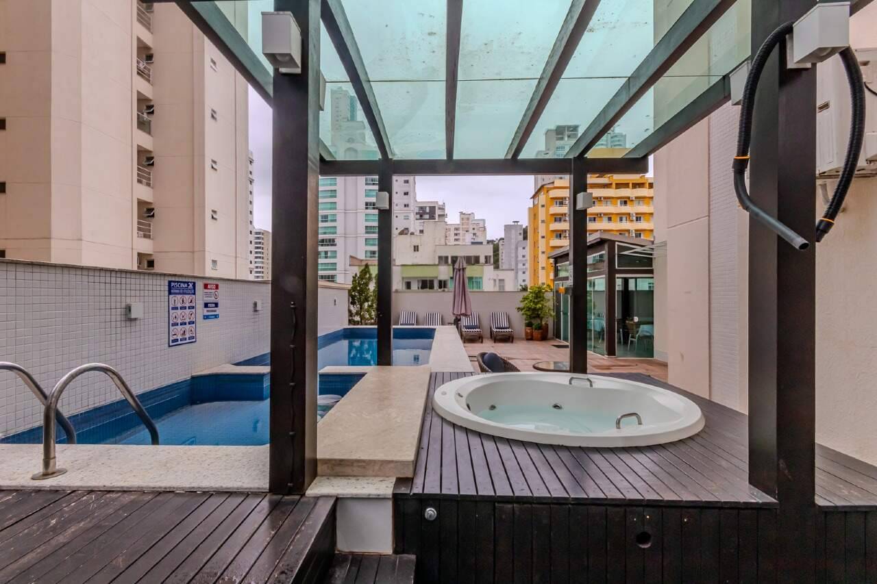 Foto do imóvel Apartamento mobiliado com 4 dormitórios no Edifício Solar di Veneza, Bairro Pioneiros, Balneário Camboriú