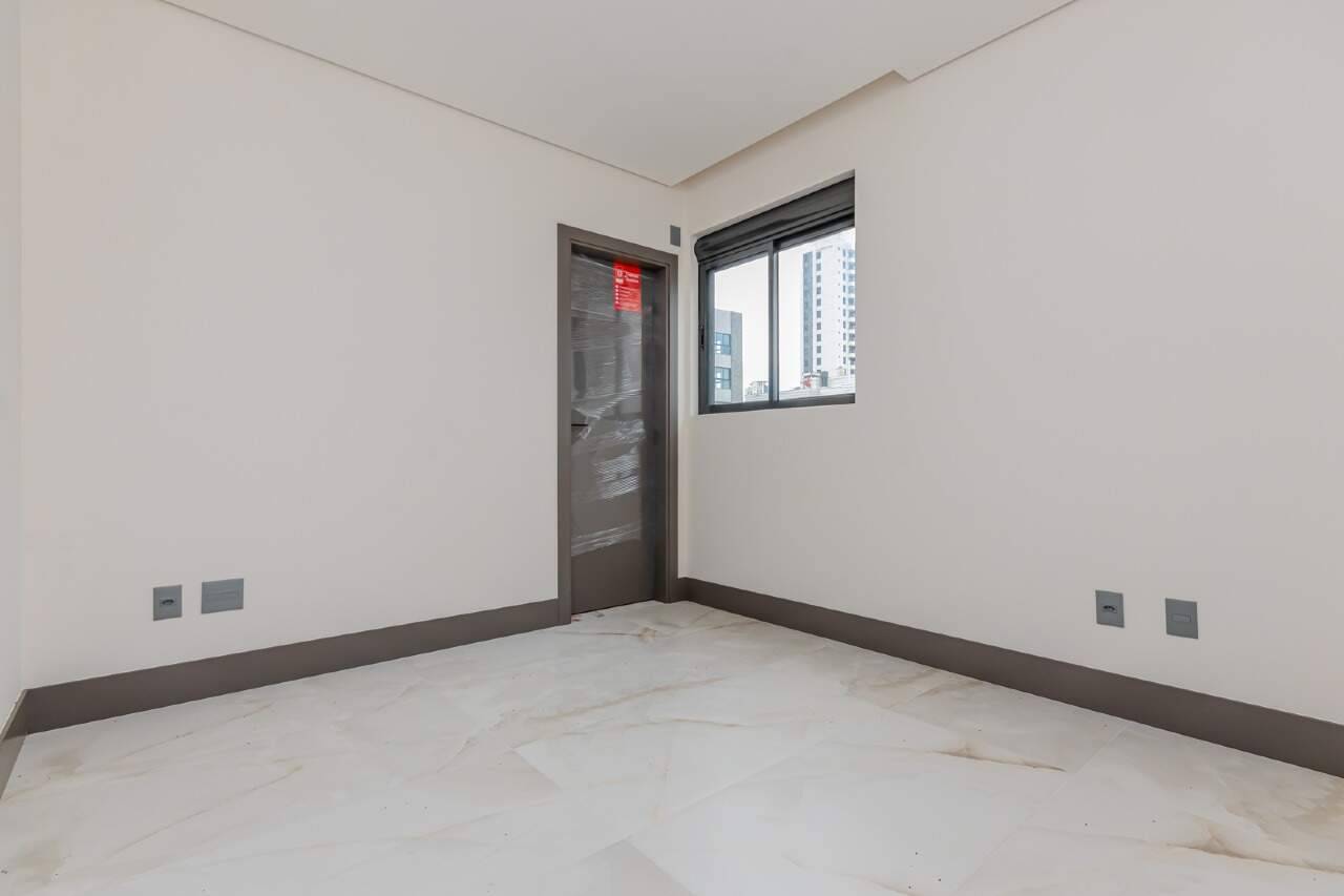 Foto do imóvel Apartamento com 03 Dormitórios no Edifício Green Ocean em Balneário Camboriú
