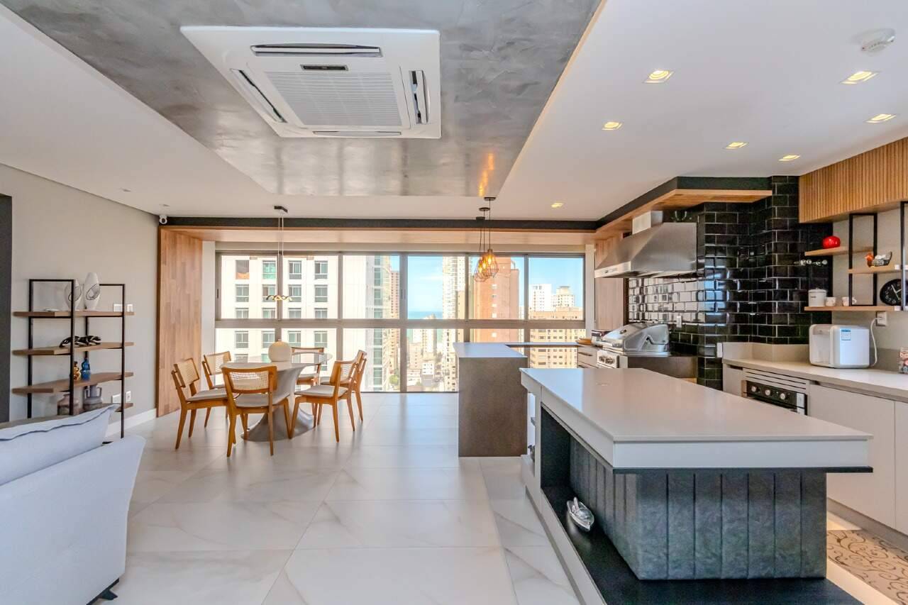 Foto do imóvel Apartamento Mobiliado com 03 Suítes á venda no Edifício Ocean Breeze em Balneário Camboriú