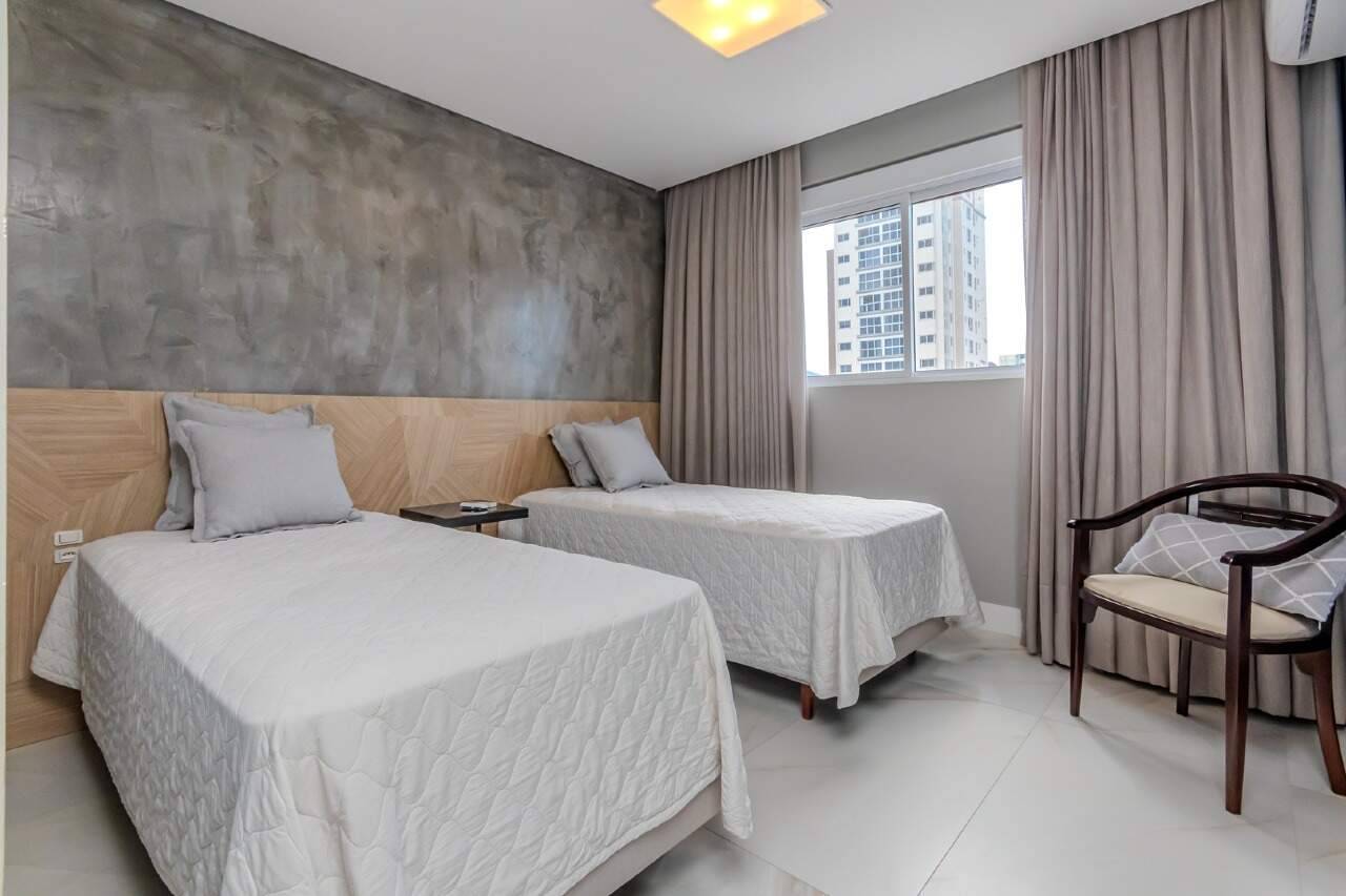 Foto do imóvel Apartamento Mobiliado com 03 Suítes á venda no Edifício Ocean Breeze em Balneário Camboriú
