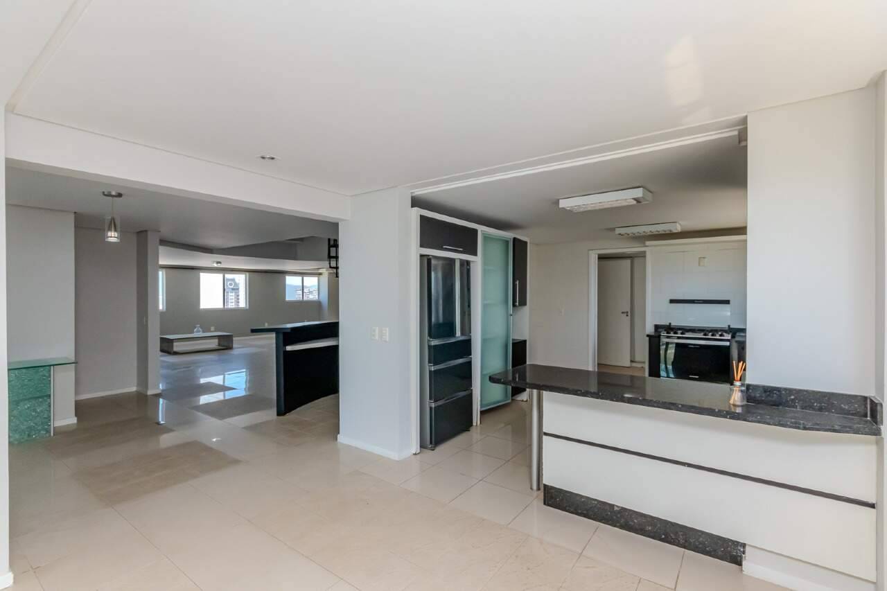 Foto do imóvel Cobertura Triplex Frente Mar á venda com 05 Suítes no Edifício Marquês de Olinda em Balneário Camboriú