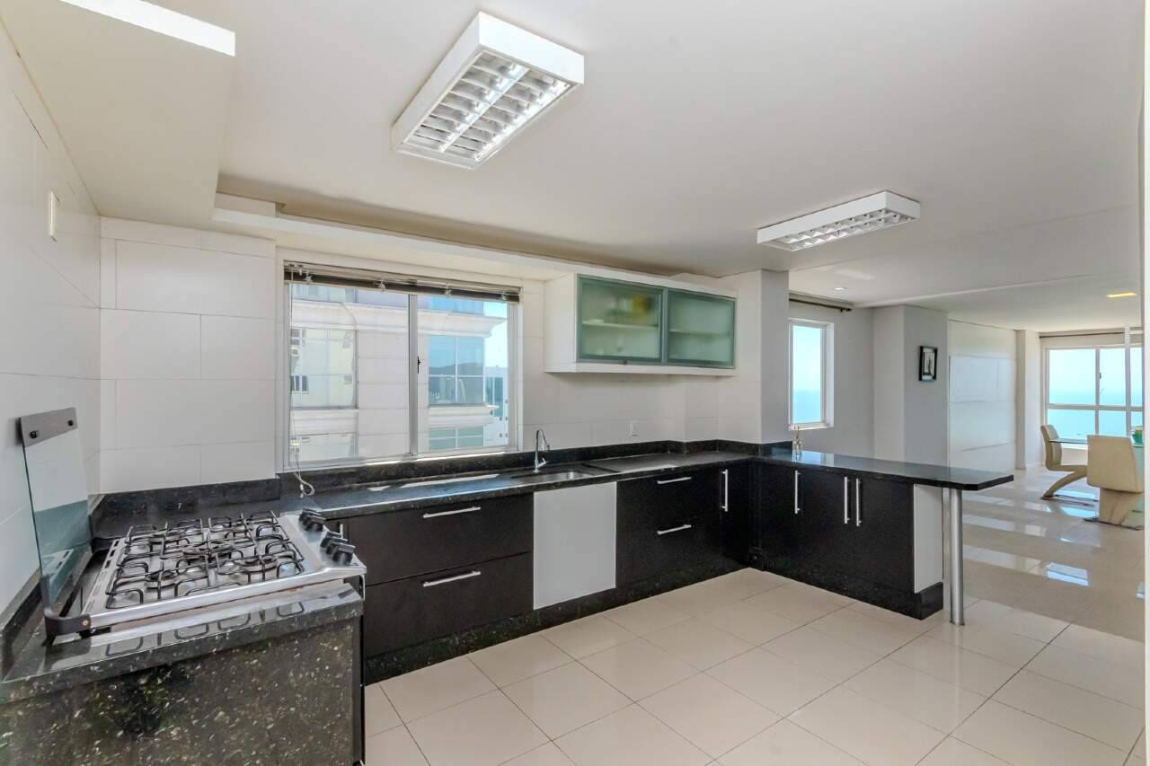 Foto do imóvel Cobertura Triplex Frente Mar á venda com 05 Suítes no Edifício Marquês de Olinda em Balneário Camboriú