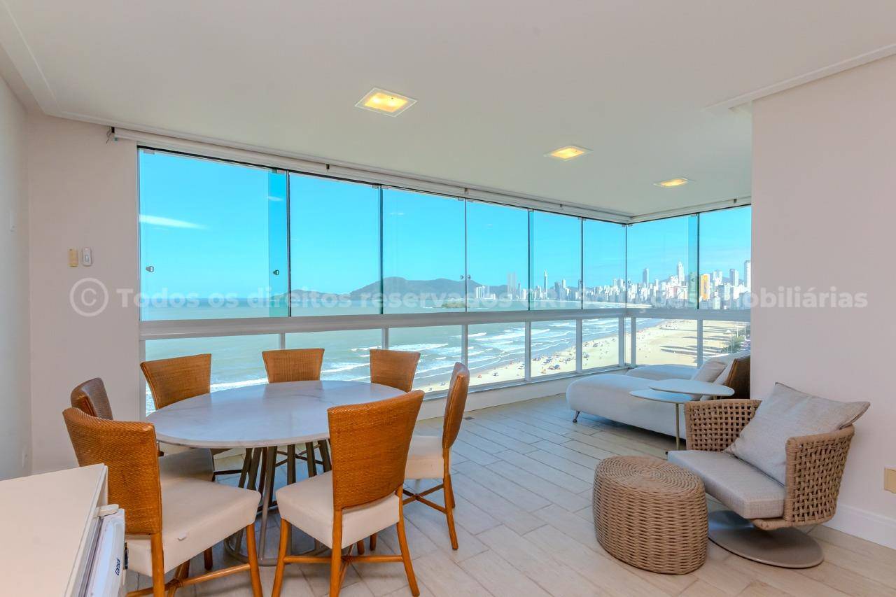 Foto do imóvel Apartamento mobiliado no Edifício Metrópolis Balneário Camboriú com 4 suítes e 315m²