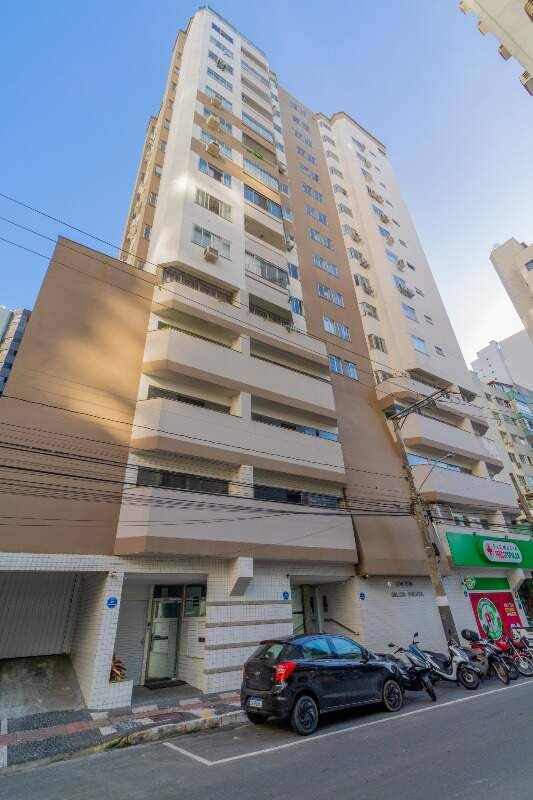 Foto do imóvel Apartamento Mobiliado com 03 dormitórios á venda no Baleia Branca em Balneário Camboriú