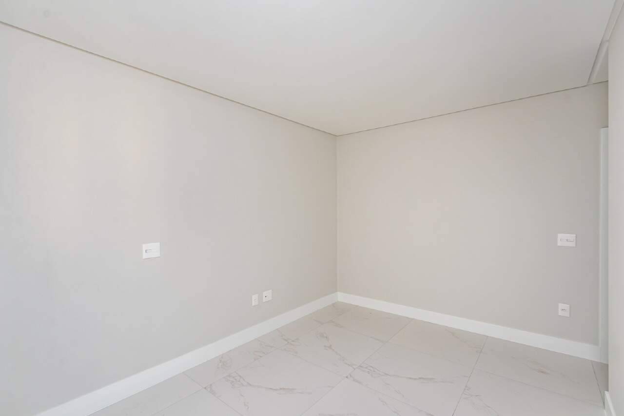Foto do imóvel Apartamento no Garden Square com 3 suítes, varanda gourmet e 3 vagas – Meia Praia, Itapema