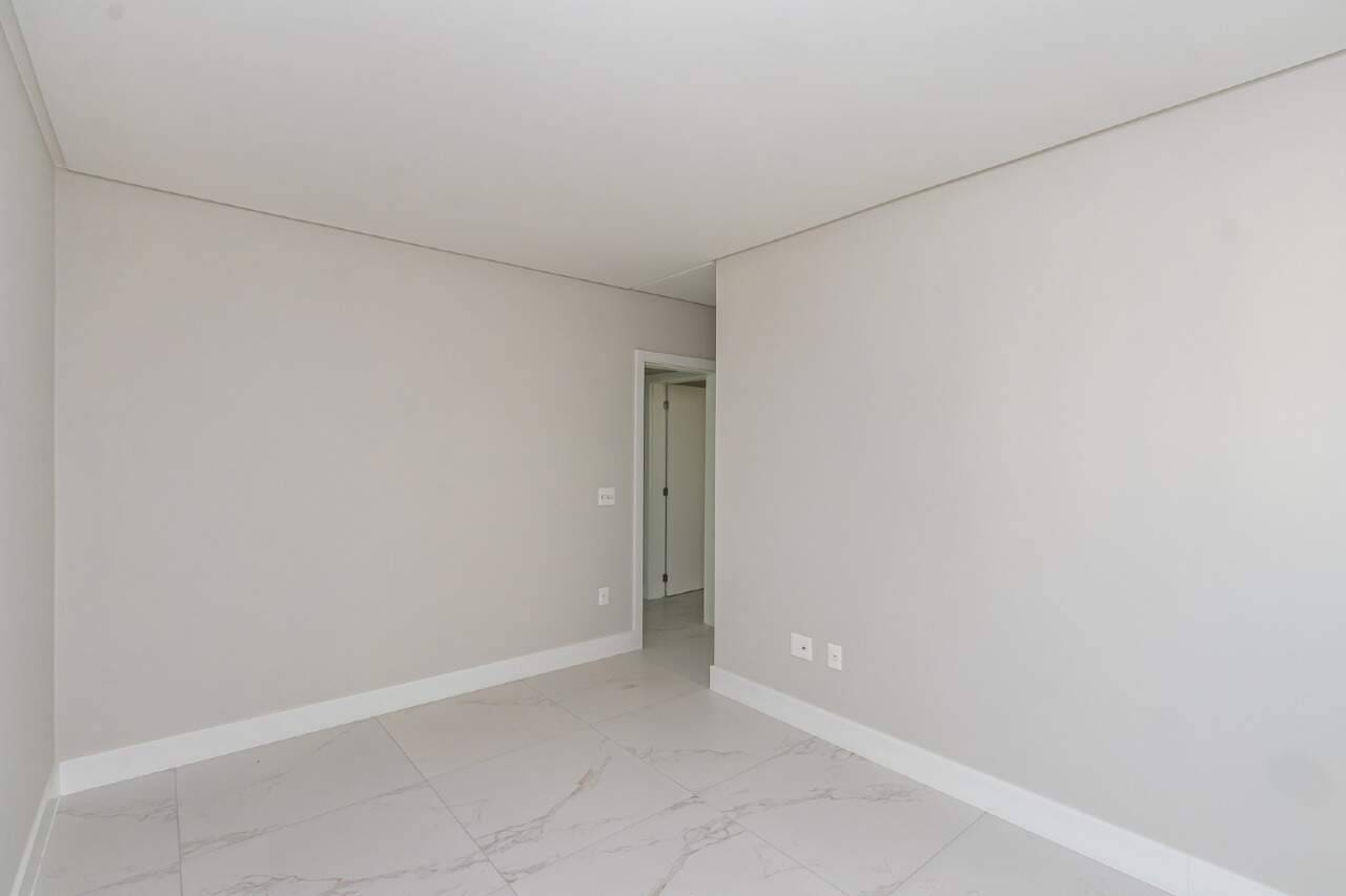 Foto do imóvel Apartamento no Garden Square com 3 suítes, varanda gourmet e 3 vagas – Meia Praia, Itapema