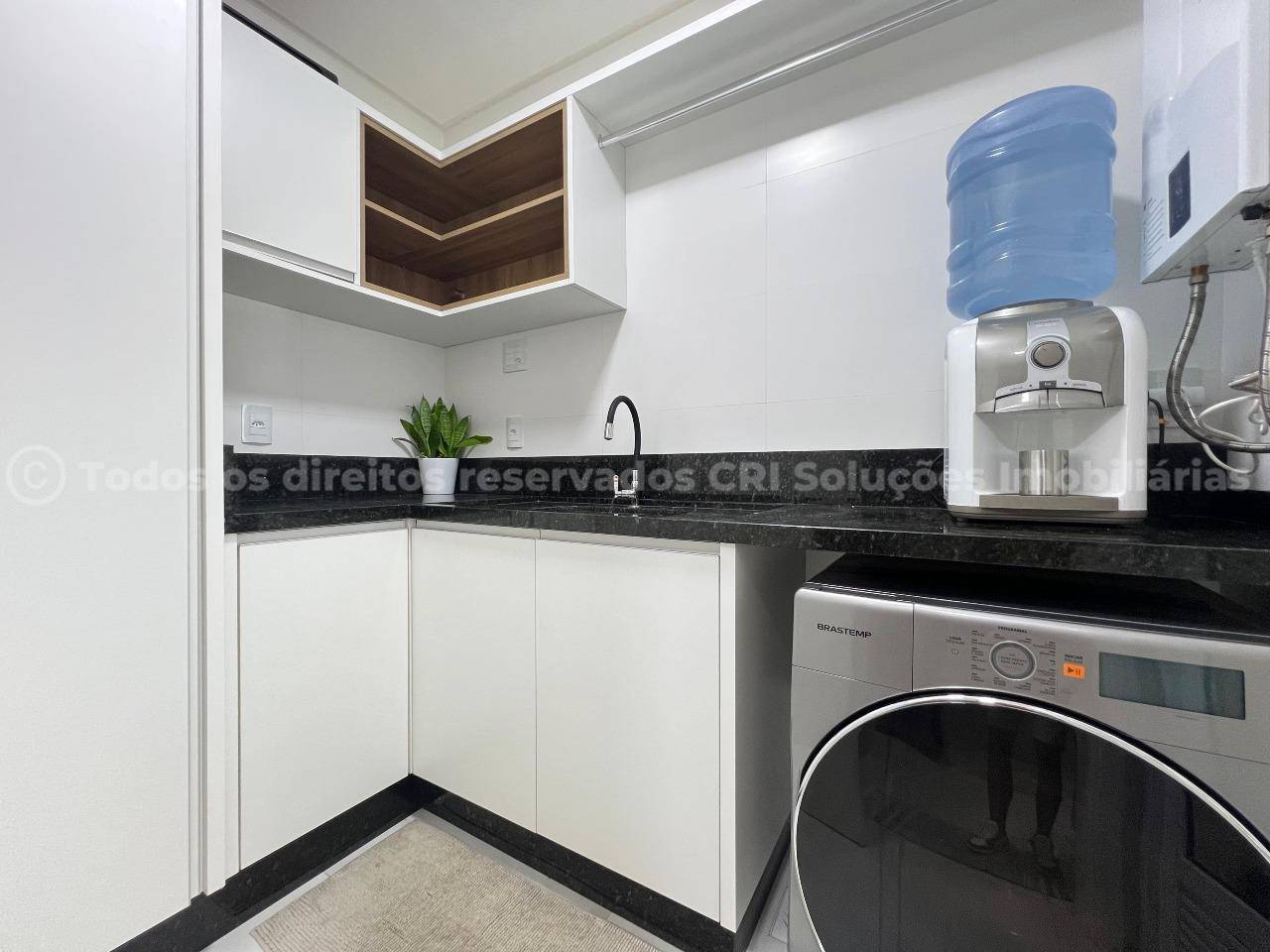 Foto do imóvel Apartamento Mobiliado na Quadra do mar em Meia Praia/Itapema