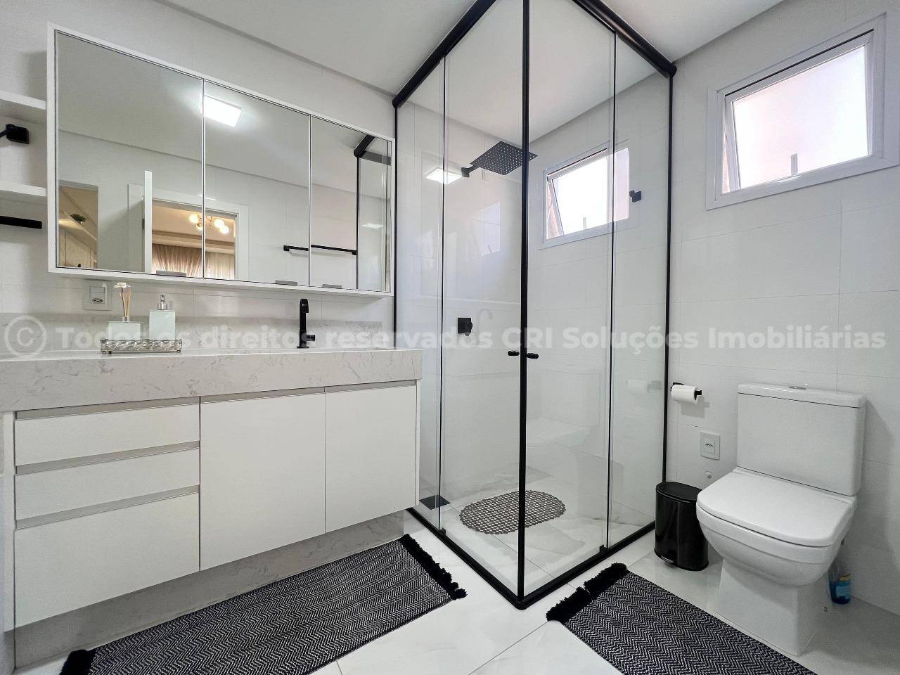 Foto do imóvel Apartamento Mobiliado na Quadra do mar em Meia Praia/Itapema