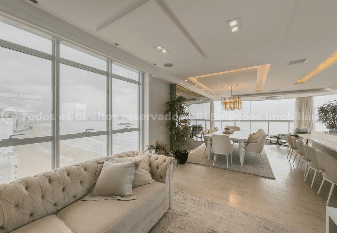 Cobertura duplex no Gran Felicitá frente mar na Barra Sul em Balneário Camboriú