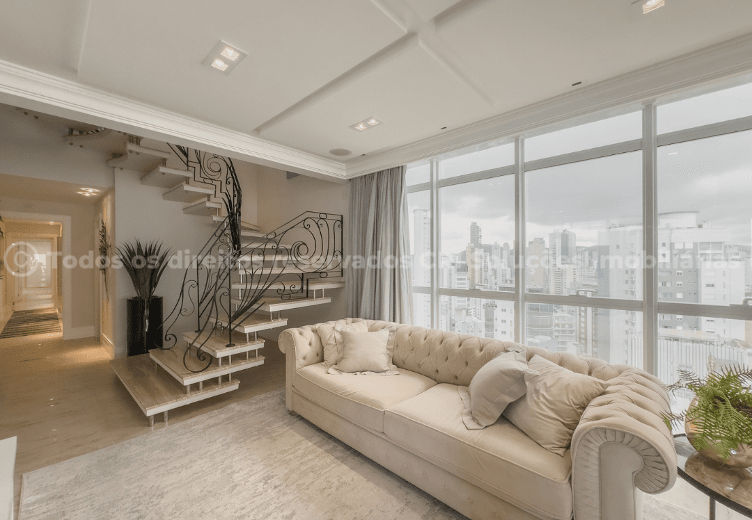 Foto do imóvel Cobertura Duplex Mobiliada com 03 Suítes Frente Mar á venda no Edifício Gran Felicitá em Balneário Camboriú