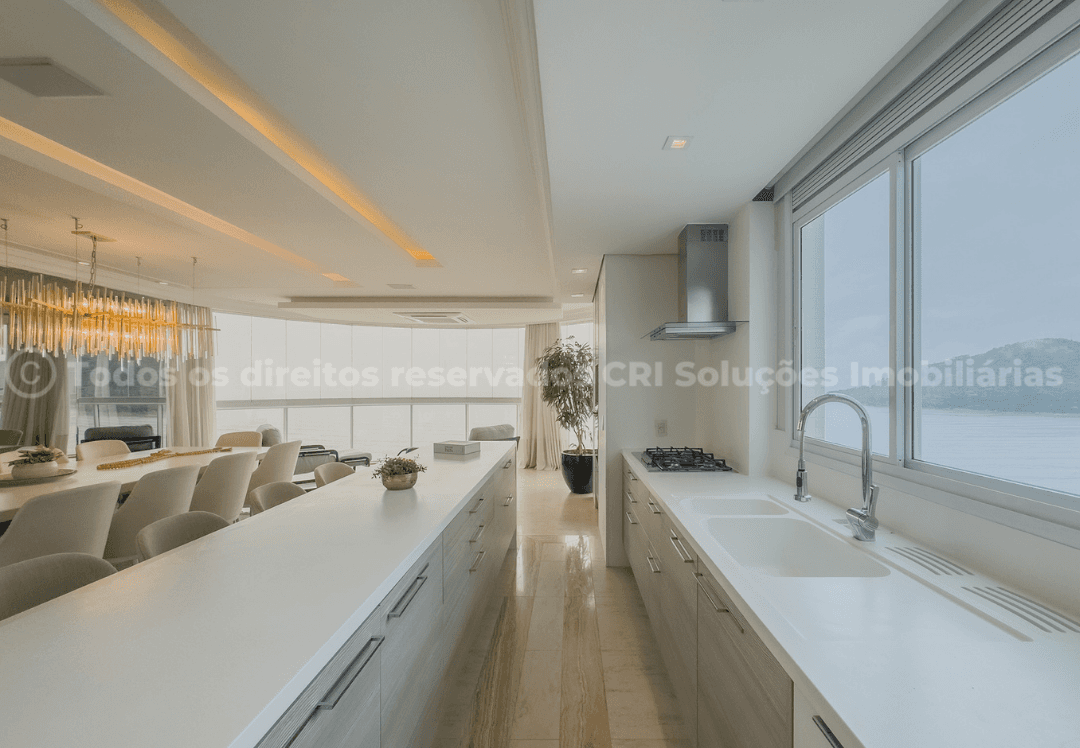 Foto do imóvel Cobertura Duplex Mobiliada com 03 Suítes Frente Mar á venda no Edifício Gran Felicitá em Balneário Camboriú