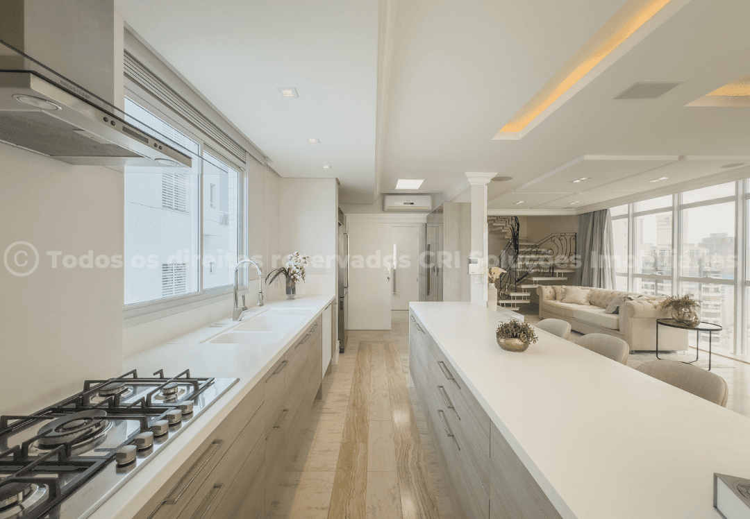 Foto do imóvel Cobertura Duplex Mobiliada com 03 Suítes Frente Mar á venda no Edifício Gran Felicitá em Balneário Camboriú