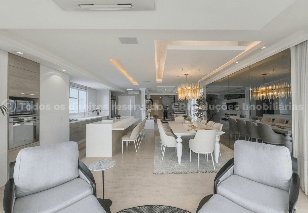 Foto do imóvel Cobertura Duplex Mobiliada com 03 Suítes Frente Mar á venda no Edifício Gran Felicitá em Balneário Camboriú