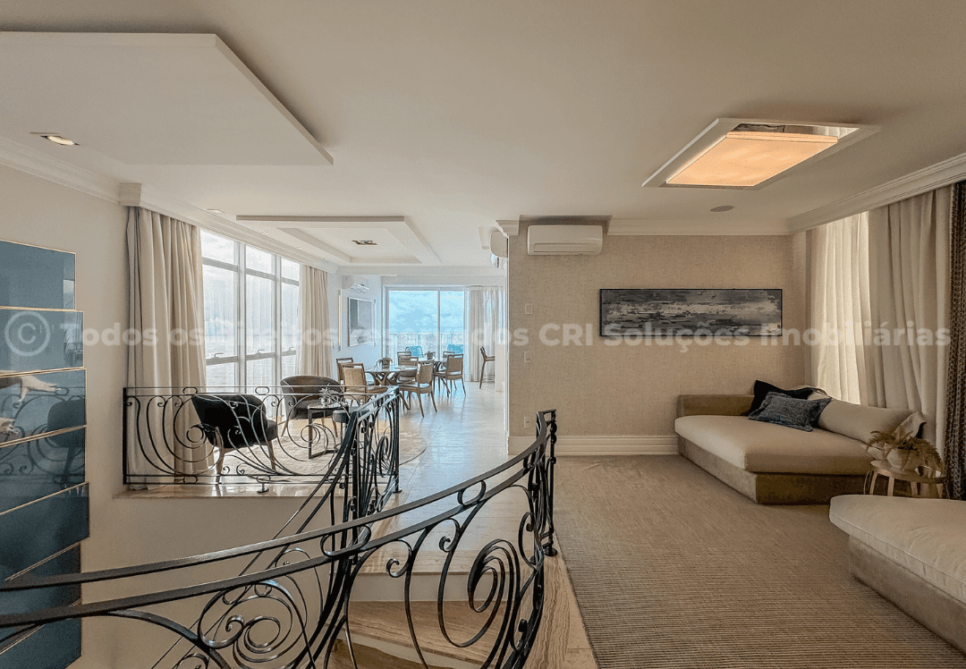 Foto do imóvel Cobertura Duplex Mobiliada com 03 Suítes Frente Mar á venda no Edifício Gran Felicitá em Balneário Camboriú