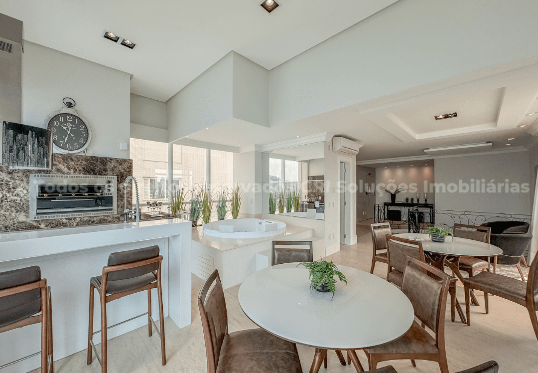 Foto do imóvel Cobertura Duplex Mobiliada com 03 Suítes Frente Mar á venda no Edifício Gran Felicitá em Balneário Camboriú