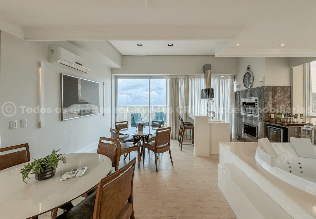 Foto do imóvel Cobertura Duplex Mobiliada com 03 Suítes Frente Mar á venda no Edifício Gran Felicitá em Balneário Camboriú