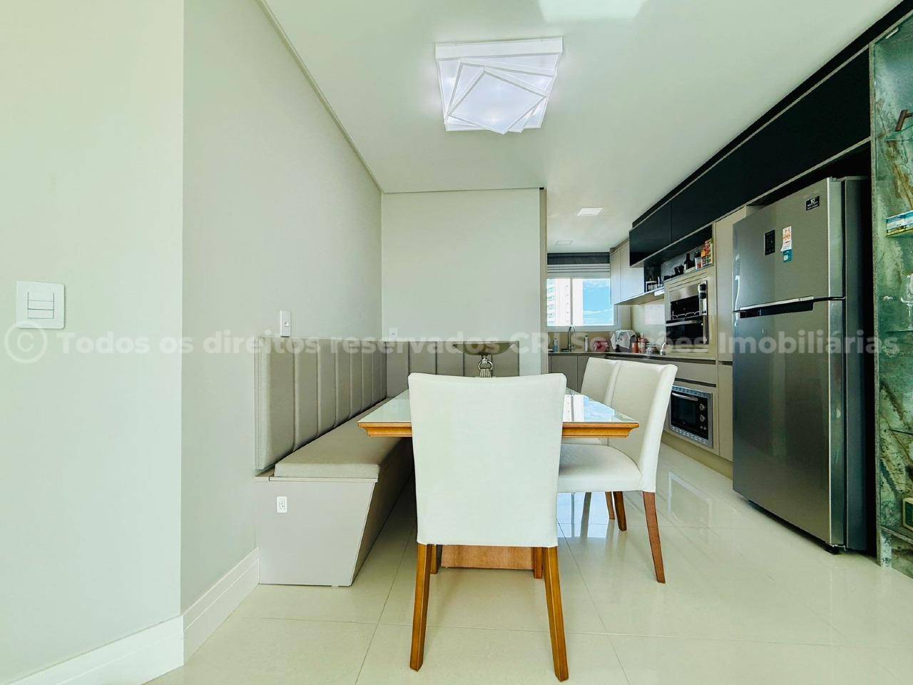 Foto do imóvel Apartamento alto-padrão à venda com 4 quartos sendo 2 suítes e 2 vagas de garagem a 500m do mar no Falcon Tower da FG no centro de Balneário Camboriú