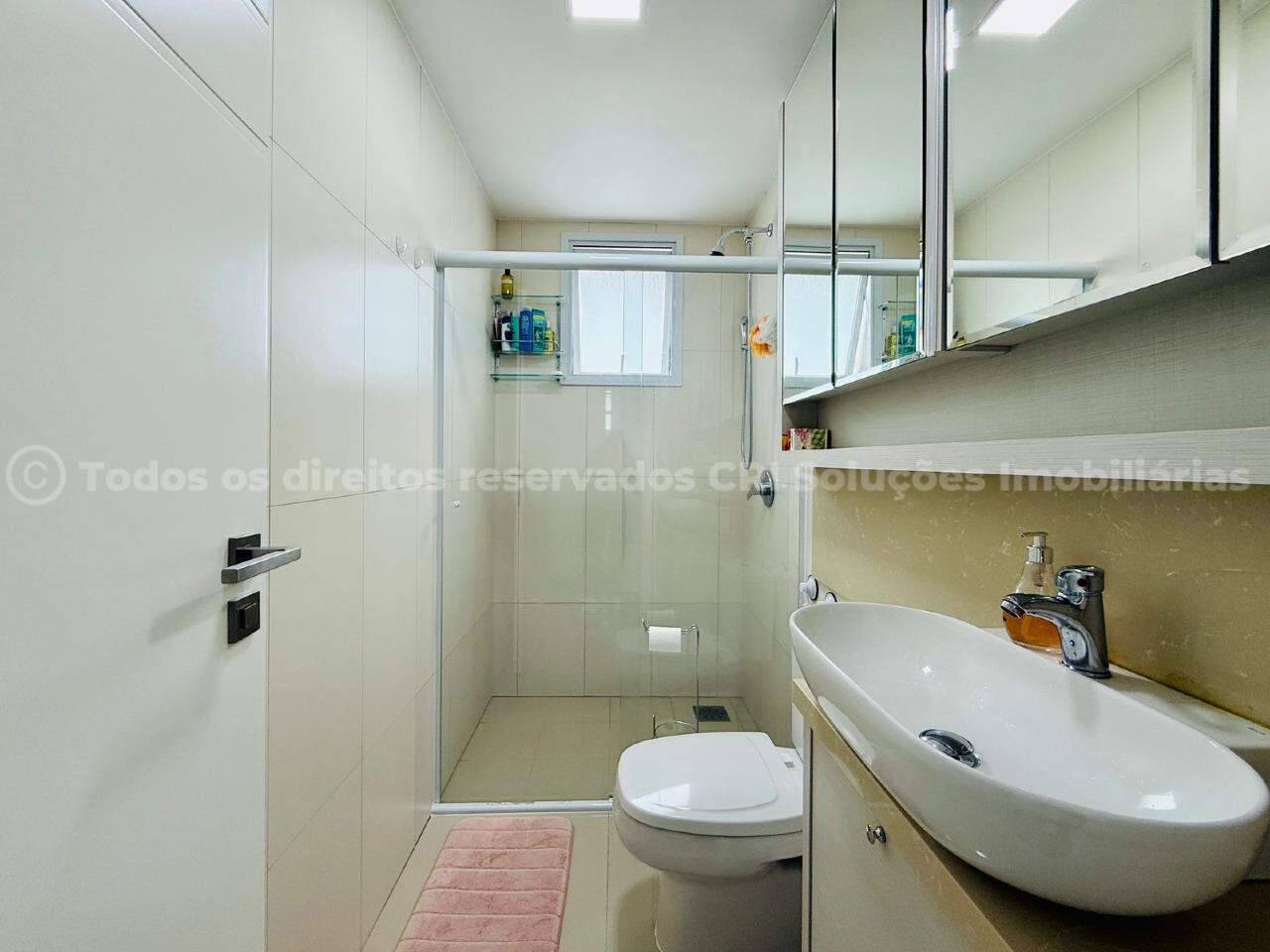 Foto do imóvel Apartamento alto-padrão à venda com 4 quartos sendo 2 suítes e 2 vagas de garagem a 500m do mar no Falcon Tower da FG no centro de Balneário Camboriú