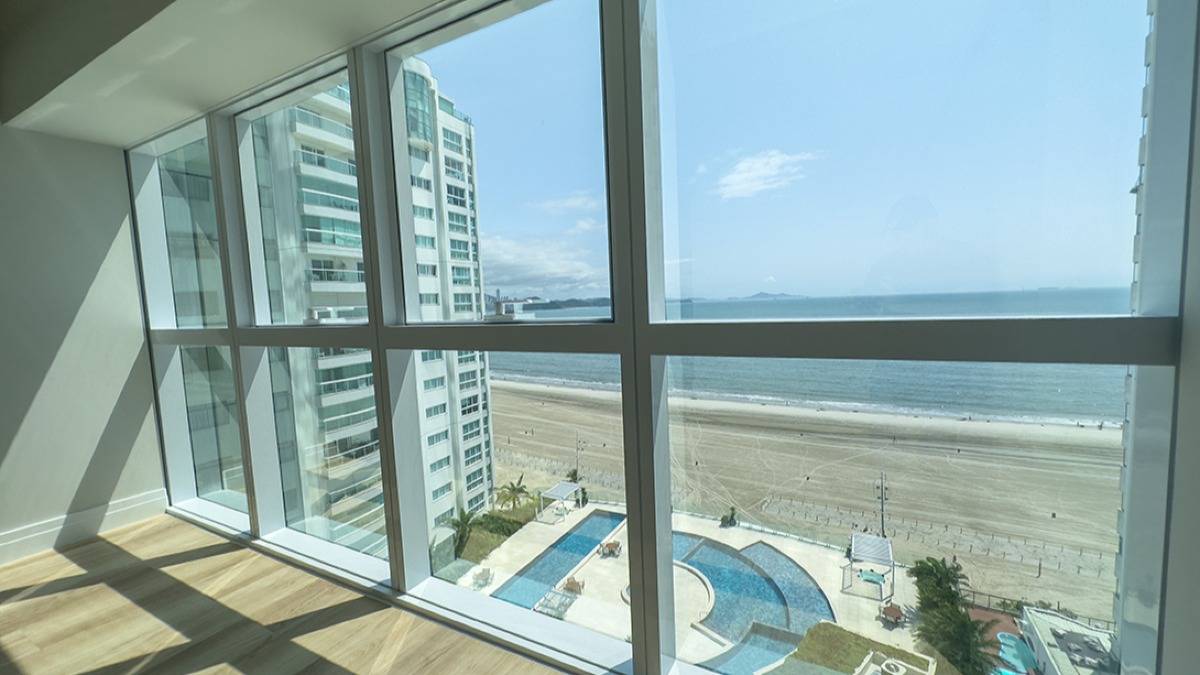 Apartamento com 4 Suítes e 196m² no One Tower na Barra Sul em Balneário Camboriú